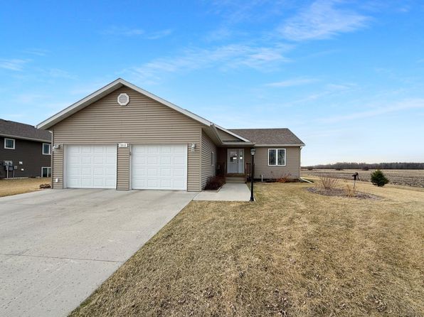 2012 Washington Ave, Thief River Falls, MN 56701