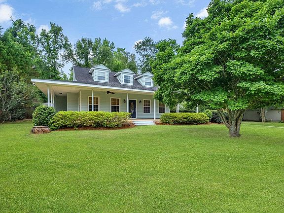 2nd image of 1121 Blackhawk Way