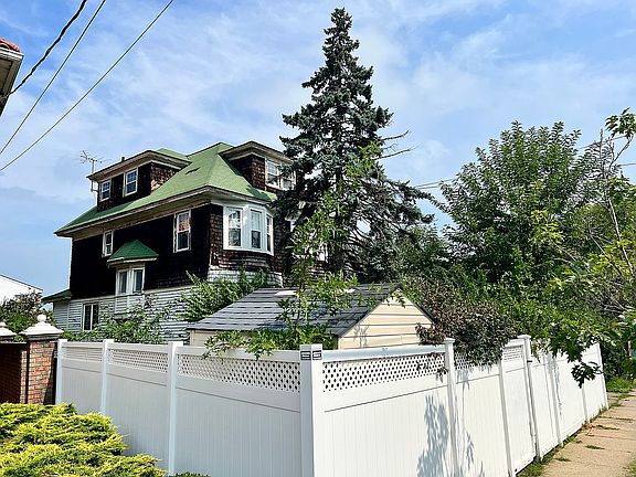 3rd image of 21029 28th Ave