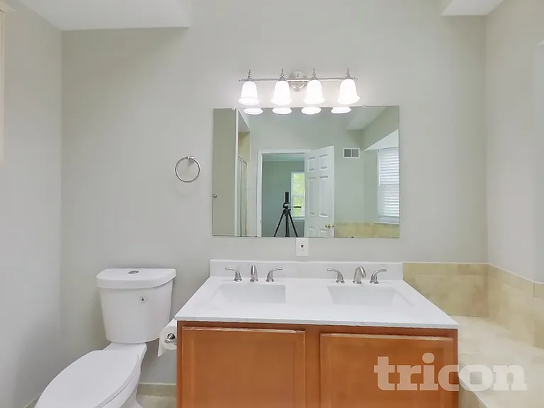2201 Grant Ct — Photo 8