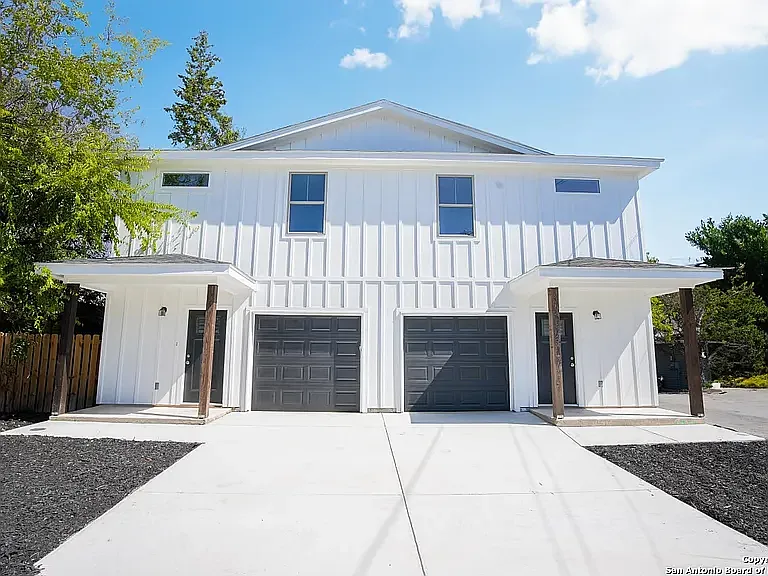 3 bed, 2.5 bath, 1450 sqft, $1,500 — Photo 1