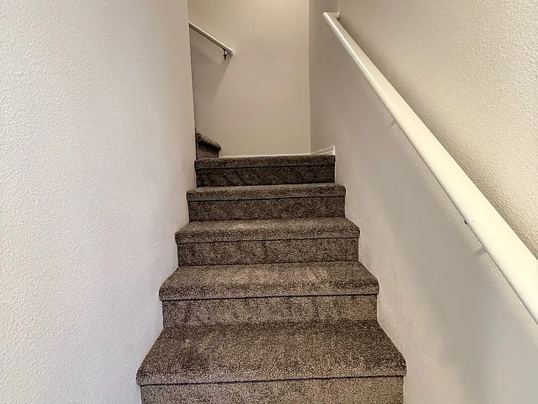 519 NE Webster St — Photo 15
