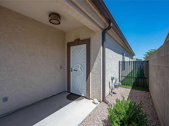 3rd image of 2835 Phoenix Avenue