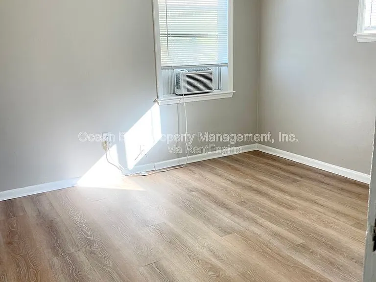 1940 Passaic Ave #12 — Photo 8