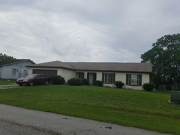 3rd image of 542 Royal Palm Dr
