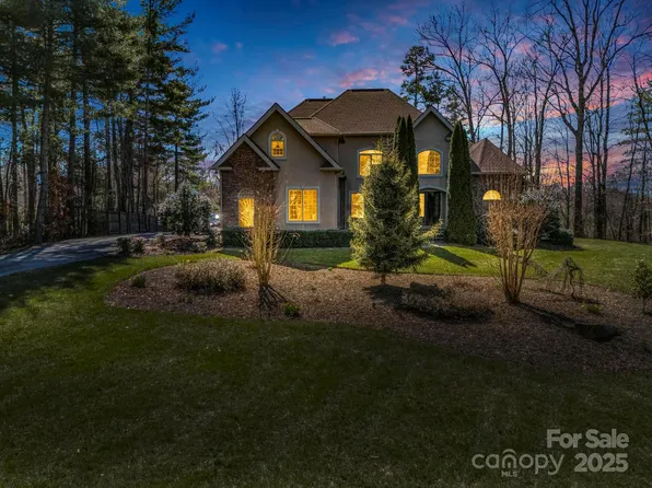 84 Bloomingdale Dr, Fletcher, NC 28732