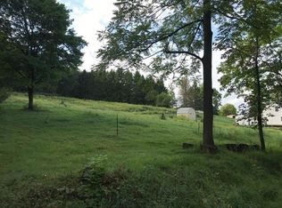 826 Arbor Ln, Mount Pleasant, PA 15666