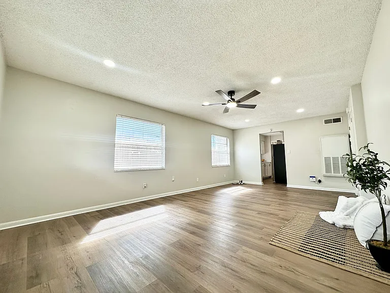 526 S Eola Dr — Photo 12