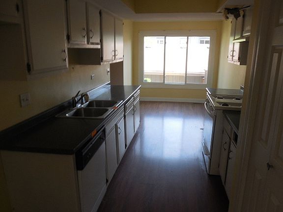 5th image of 240 Lakeshore Ln