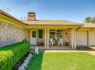156 Lilac Ln, Azle, TX 76020