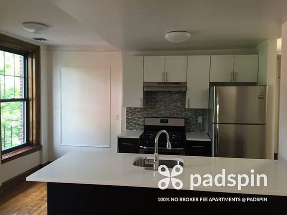 3rd image of 92 Gates Ave APT 3B