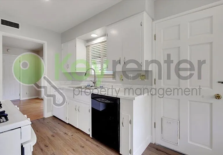 3124 Brophy Dr — Photo 10