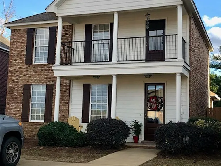 732 Southpointe Commons Loop — Photo 1
