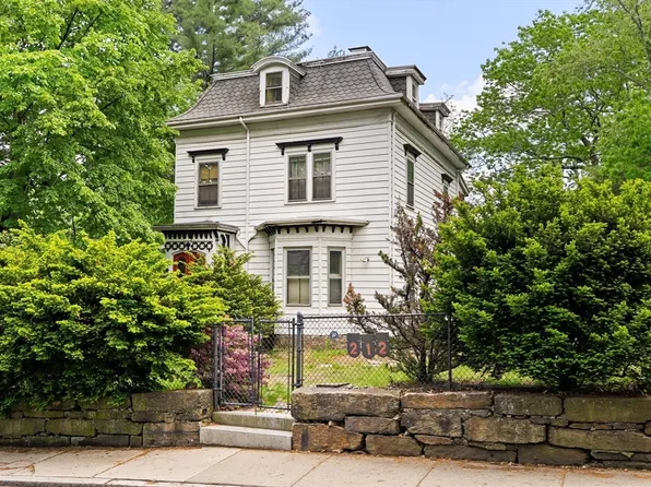 212 Chestnut Ave, Boston, MA 02130