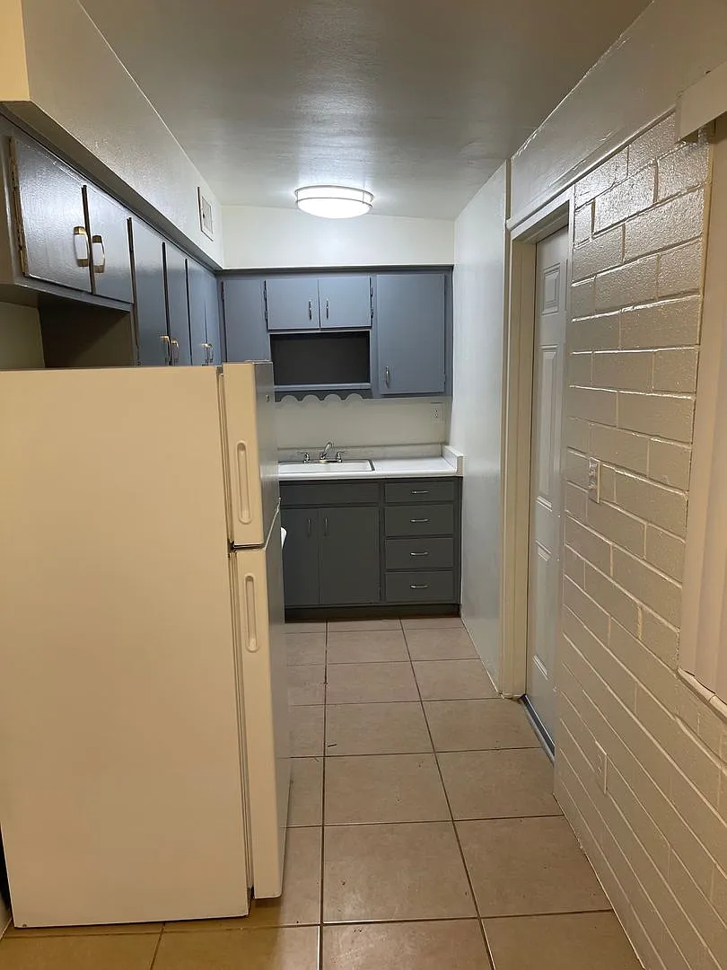 Fontana Court Apartments — Photo 3