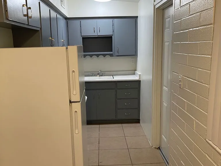 Fontana Court Apartments — Photo 3