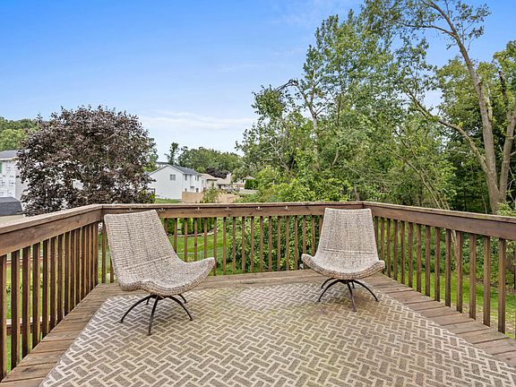 5th image of 6264 Middale Dr NE
