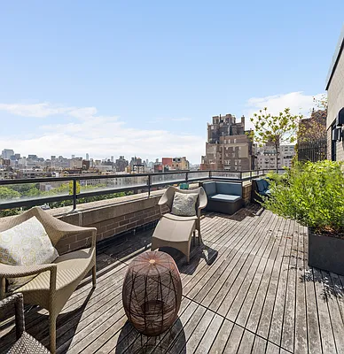 Sold by Compass | media 17