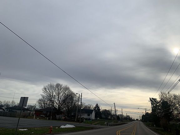 4th image of 4002 Parsons Ave