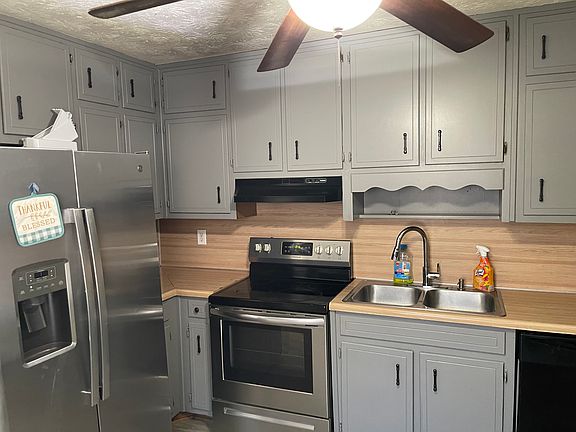 3rd image of 1760 Southgate Ln SE #B