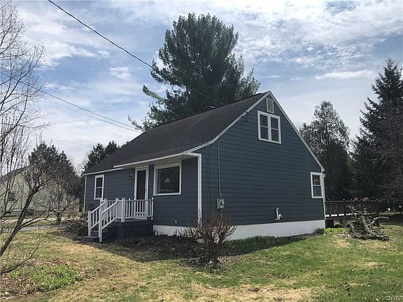 5th image of 7 Berkley Dr