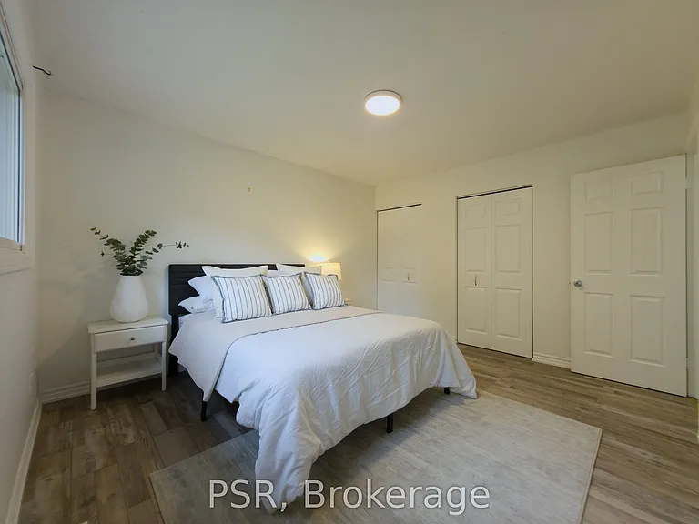 88 Upper Canada Dr — Photo 11