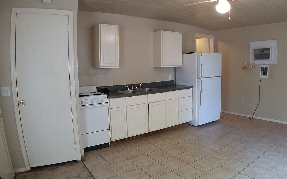 1st image of 400 SW 42nd St Unit H