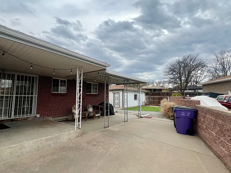 1840 W Center Ave — Photo 3