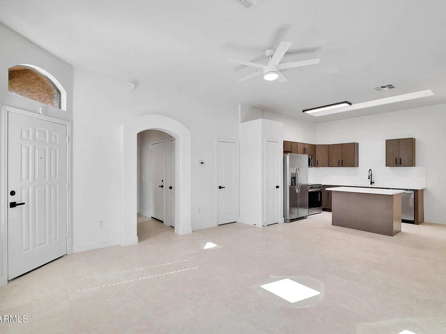 3 bed, 2.0 bath, 1218 sqft, $2,395 — Photo 4