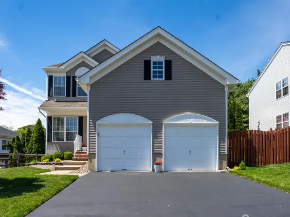 22 Augusta Pl, East Brunswick, NJ 08816