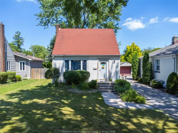 1748 Kildare Rd, Windsor, ON N8W 2W6