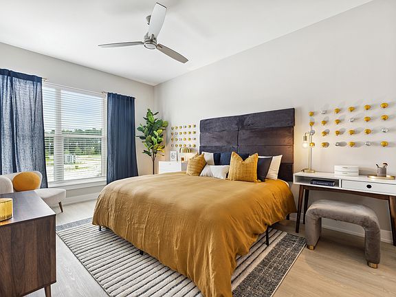4th image of 1110 Metropolitan Ave #214