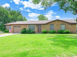 800 Farrar Rd, Waxahachie, TX 75165