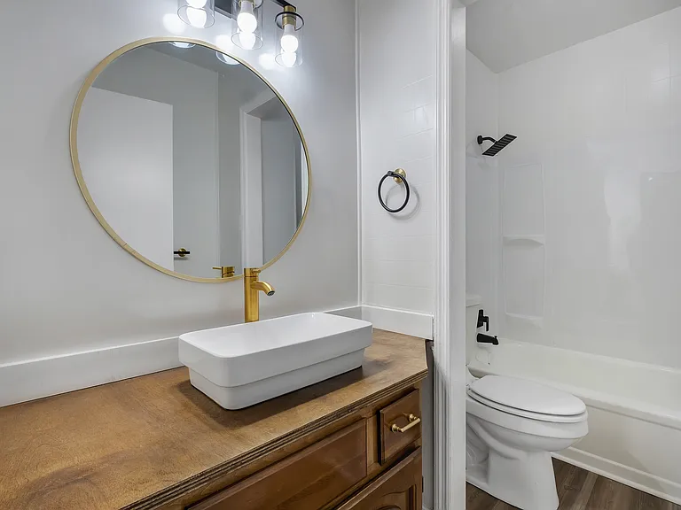 1914 Larette Dr #B — Photo 11