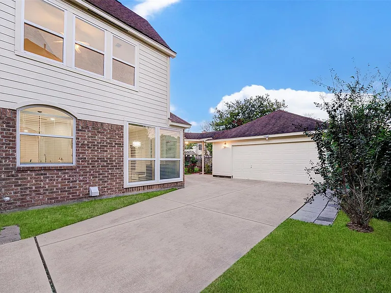 2027 Westshore Dr — Photo 46