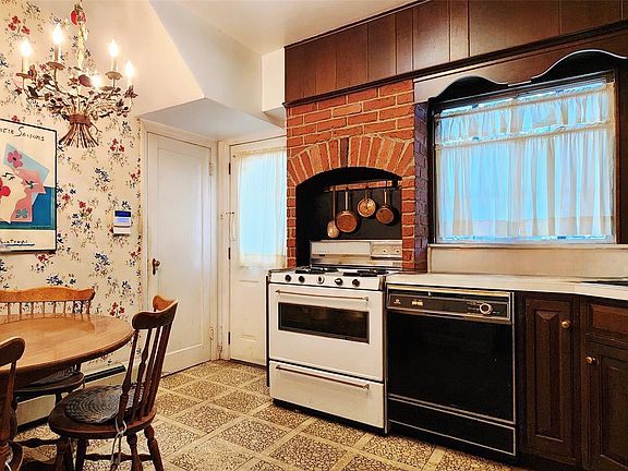 5th image of 7516 175th Street