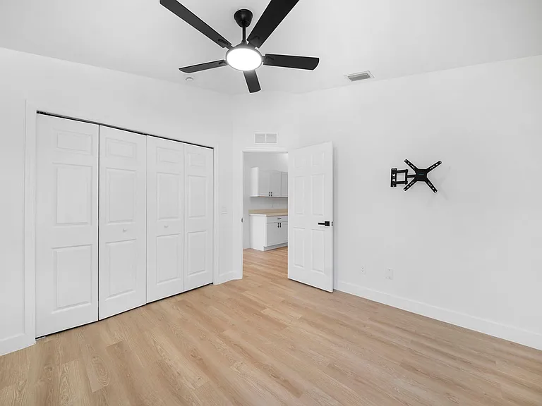 605 Hancock Bridge Pkwy — Photo 10