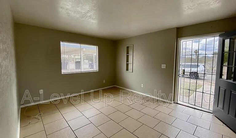 1850 N 5th Ave — Photo 16