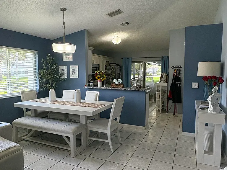 702 NW 208th Ter — Photo 5