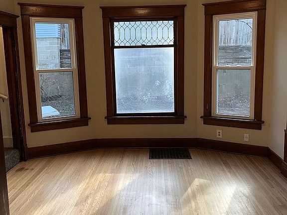 Dining Room Windows/Floor