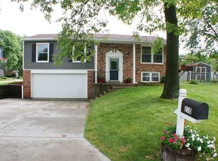 210 Park Lane Cir, Park View, IA 52748