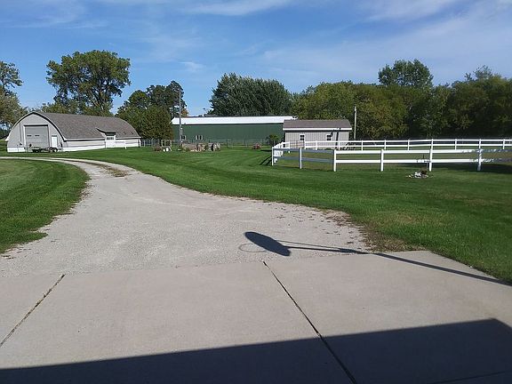 Driveway, Barn & Arena