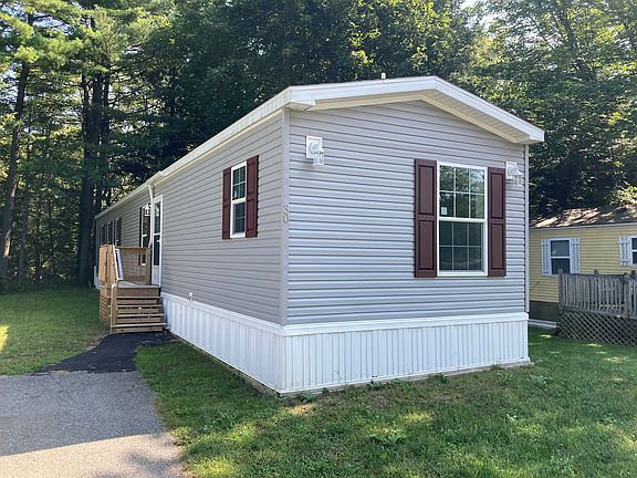 3rd image of 979 Essex St Lot 32