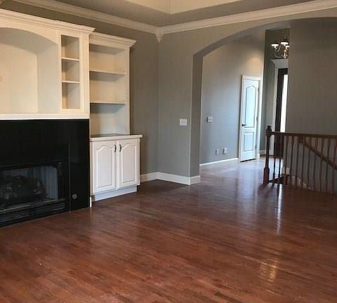 4th image of 2488 S College Dr