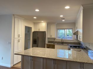 5765 Parkmor Rd, Calabasas, CA 91302