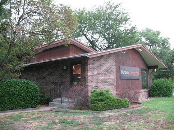 1st image of 500 Kenwood Park Dr