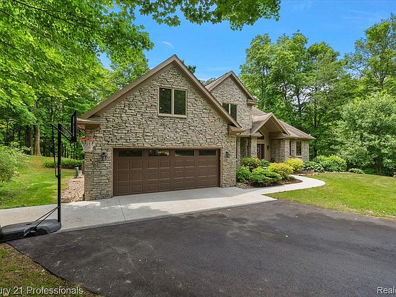 5th image of 9867 Rainbow Ridge Dr