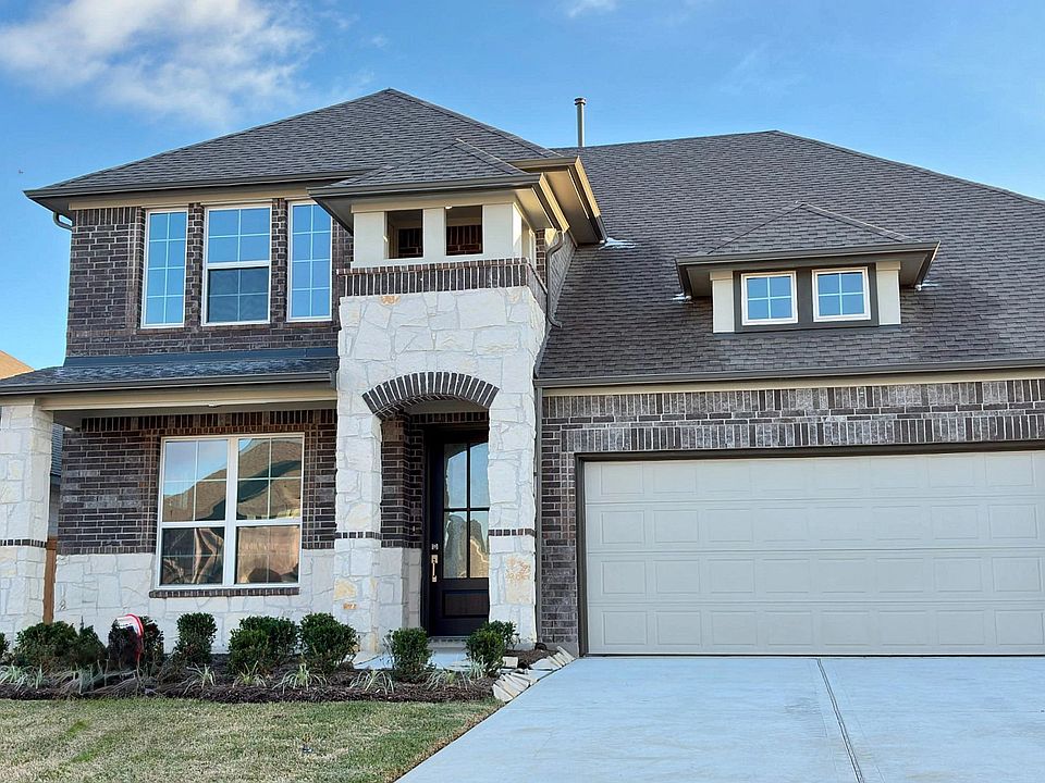 Welcome home to 32039 Sweet Pea Meadows Drive located in the Dellrose Community and zoned to Waller