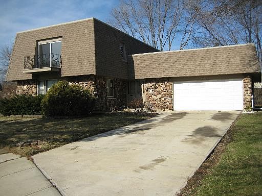 1st image of 7461 S Flower Ct