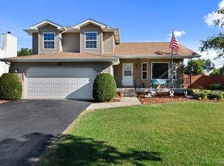 3301 Whitegate Rd, Joliet, IL 60431